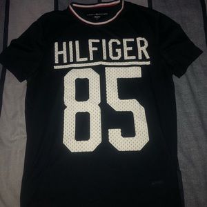 Tommy Hilfiger ‘85 tee